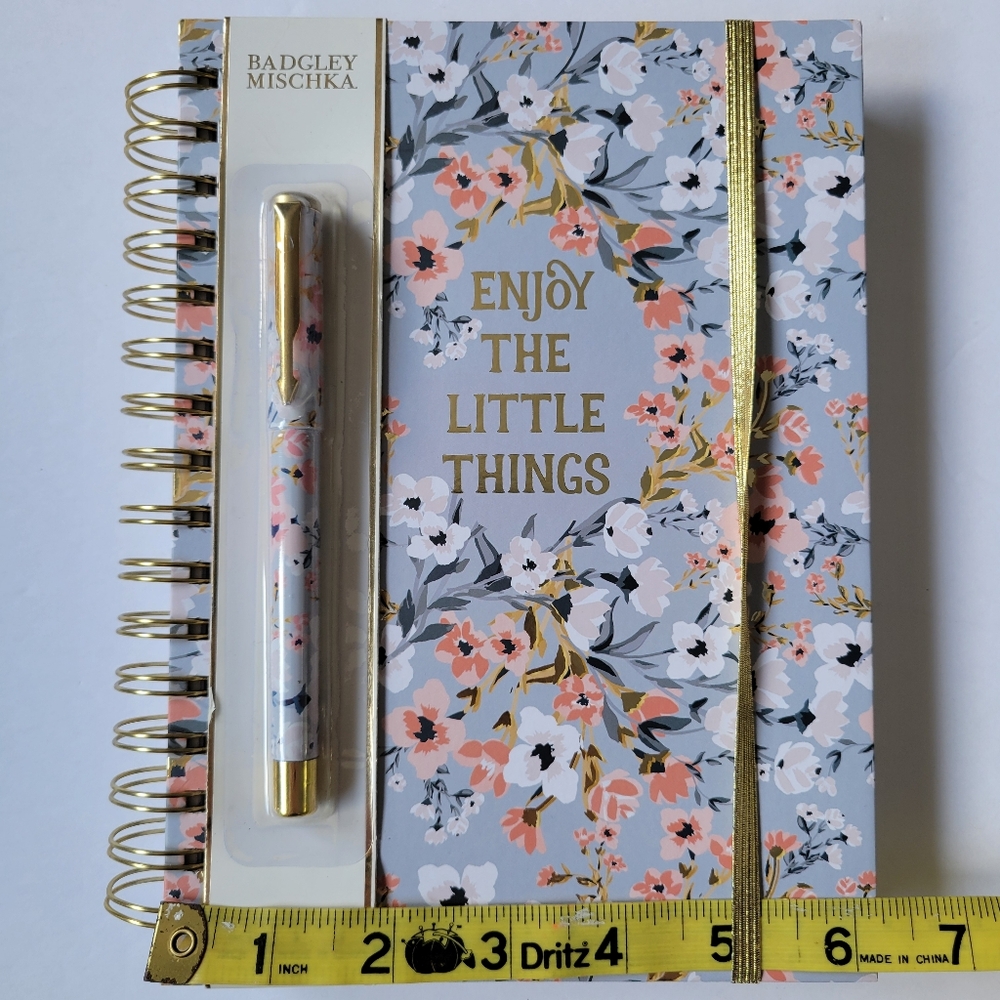 Badgley Mischka Notebook. - Picture 2 of 5